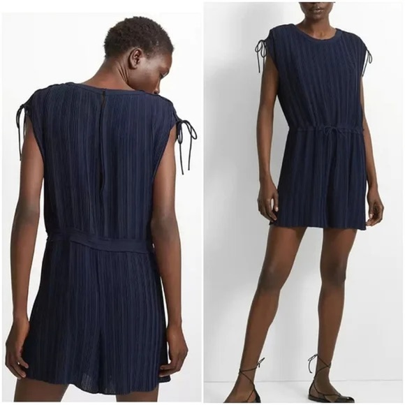 CLUB Monaco Navy Viga Pleated Tie-Shoulder Romper size 4 - Picture 4 of 13